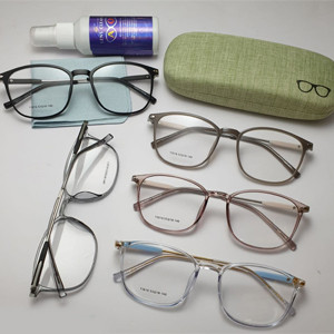 Light Protecting Glasses Y2616
